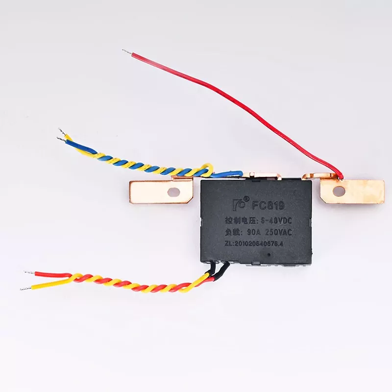 Eenfasig 2P-railtype van boven-in-onder-uit-vergrendelrelais